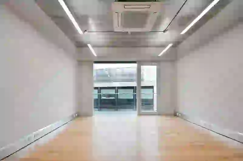 Office space to rent at Metal Box Factory, 30 Great Guildford Street, Borough, London, unit GG.421, 308 sq ft (28 sq m).