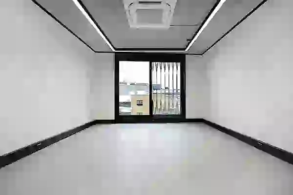 Office space to rent at The Frames, 1 Phipp Street, London, unit FR.412, 334 sq ft (31 sq m).