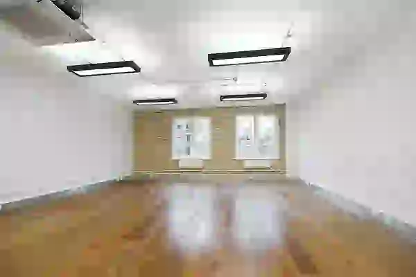 Office space to rent at Wenlock Studios, 50-52 Wharf Road, Islington, London, unit WR.1.01, 987 sq ft (91 sq m).