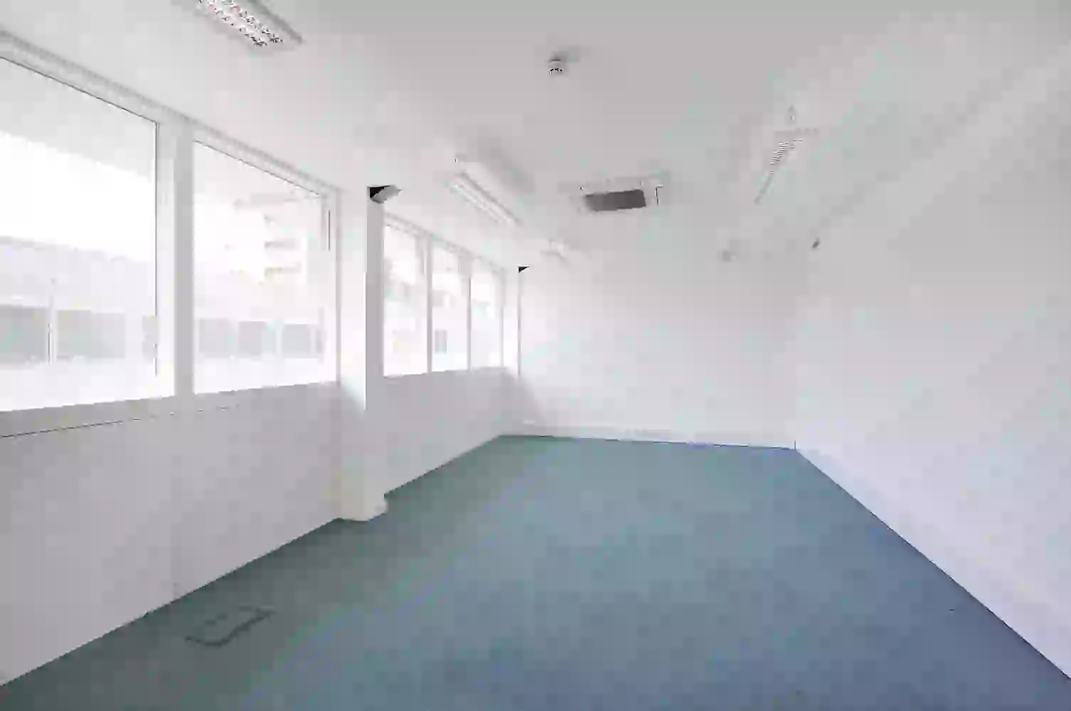 Office space to rent at Q West, Great West Road, Brentford, London, unit IH.3.08, 354 sq ft (32 sq m).