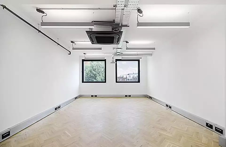 Office space to rent at 60 Grays Inn Road, 60 Gray's Inn Road, London, unit GI.4.01, 301 sq ft (27 sq m).