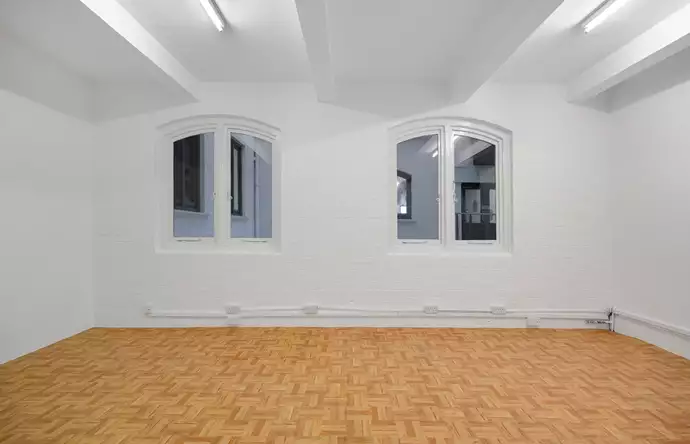 270 sq (25 Studio To Rent At Canalot Studios - Main Image