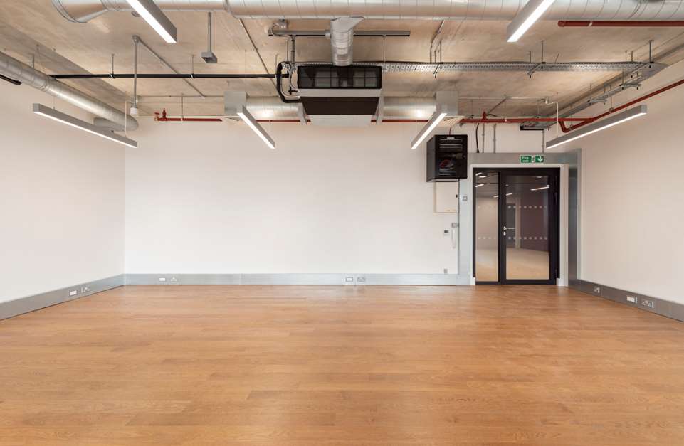 145 sq ft. (13 sq. m.) Office To Rent At Mirror Works, London