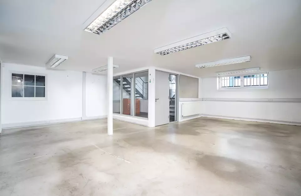 Office space to rent at Busworks, North Road, London, unit UN1.25-6, 475 sq ft (44 sq m).