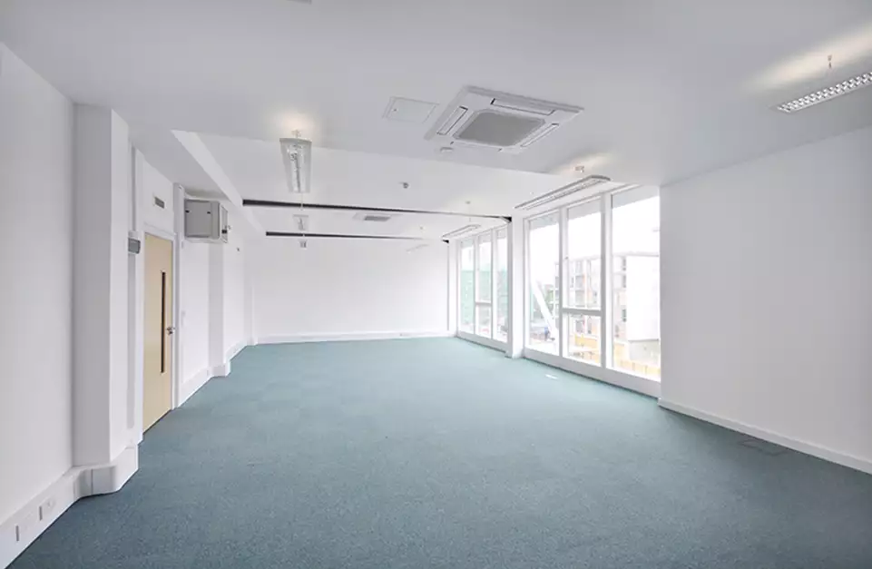 Office space to rent at Q West, Great West Road, Brentford, London, unit IH.3.19, 783 sq ft (72 sq m).